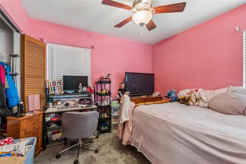 House in Saint Petersburg, Florida 3 bedrooms, 130.53 sq.m. № 2208674 - photo 15