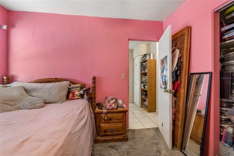 House in Saint Petersburg, Florida 3 bedrooms, 130.53 sq.m. № 2208674 - photo 16