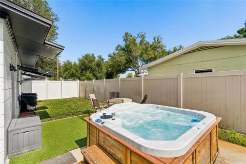 House in Saint Petersburg, Florida 3 bedrooms, 130.53 sq.m. № 2208674 - photo 27