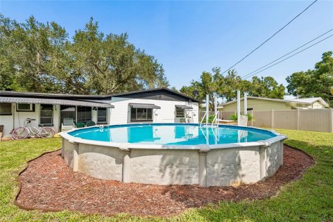 House in Saint Petersburg, Florida 3 bedrooms, 130.53 sq.m. № 2208674 - photo 23