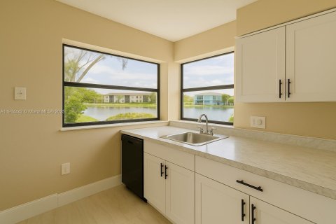 Condo in Homestead, Florida, 2 bedrooms  № 1969995 - photo 5