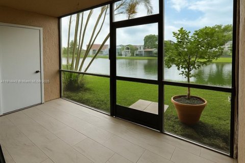 Condo in Homestead, Florida, 2 bedrooms  № 1969995 - photo 11