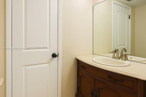 Condo in Homestead, Florida, 2 bedrooms  № 1969995 - photo 8