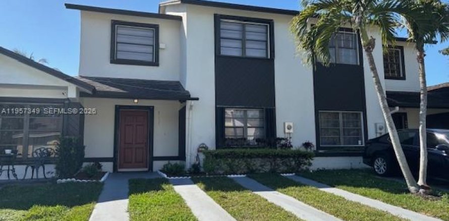 Adosado en Miami, Florida 3 dormitorios, 148.64 m2 № 2019702