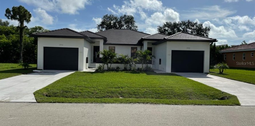 Immobilier commercial à Punta Gorda, Floride 6 chambres, 255.11 m2 № 1554627