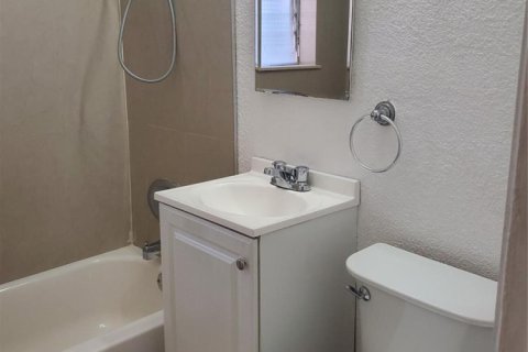Villa ou maison à vendre à Deerfield Beach, Floride: 2 chambres, 88.26 m2 № 2439258 - photo 12