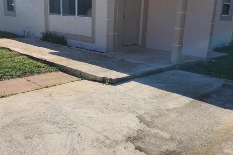 Villa ou maison à vendre à Deerfield Beach, Floride: 2 chambres, 88.26 m2 № 2439258 - photo 2