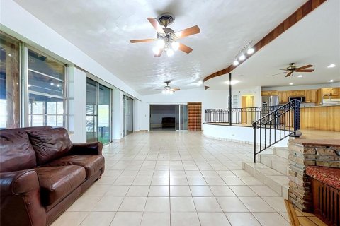 Casa en venta en Lakeland, Florida, 3 dormitorios, 299.33 m2 № 2415515 - foto 8