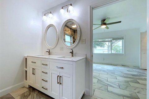 Casa en venta en Lakeland, Florida, 3 dormitorios, 299.33 m2 № 2415515 - foto 23