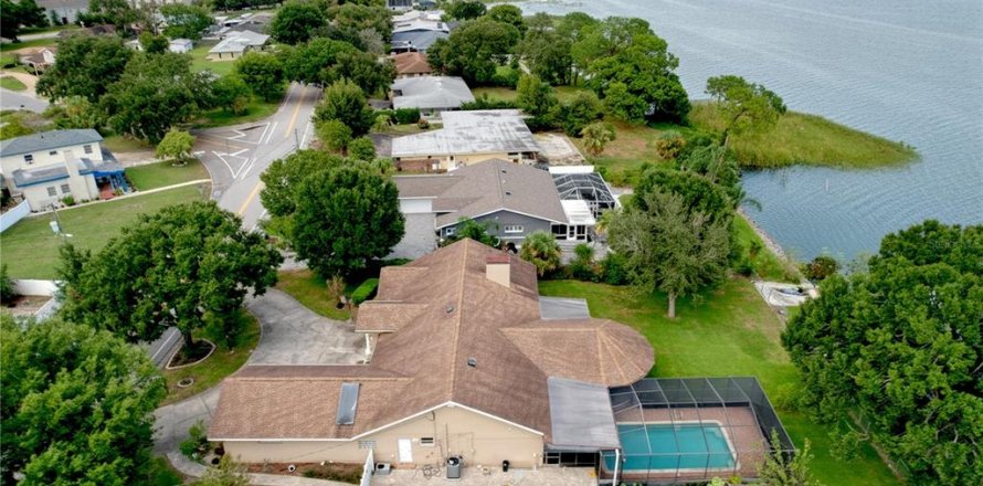 Casa en Lakeland, Florida 3 dormitorios, 299.33 m2 № 2415515