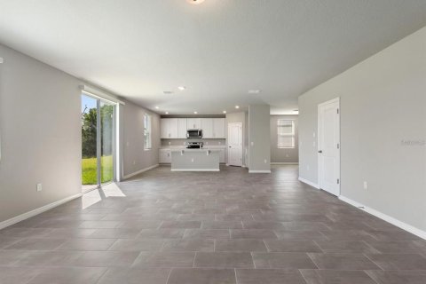 Villa ou maison à louer à Auburndale, Floride: 4 chambres, 252.51 m2 № 2401197 - photo 3