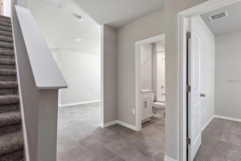 Villa ou maison à louer à Auburndale, Floride: 4 chambres, 252.51 m2 № 2401197 - photo 6