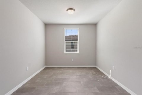 Villa ou maison à louer à Auburndale, Floride: 4 chambres, 252.51 m2 № 2401197 - photo 10