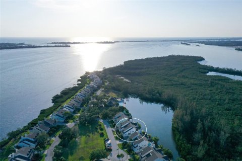 Condo in Bradenton, Florida, 2 bedrooms  № 1666707 - photo 10