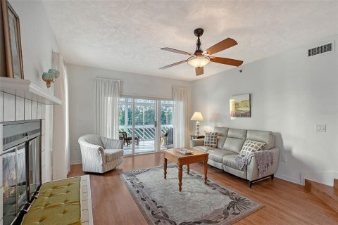 Condo in Bradenton, Florida, 2 bedrooms  № 1666707 - photo 4
