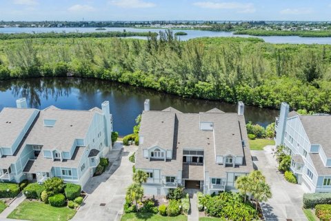 Condo in Bradenton, Florida, 2 bedrooms  № 1666707 - photo 1