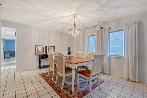 Condo in Bradenton, Florida, 2 bedrooms  № 1666707 - photo 15