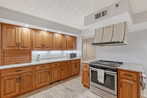 Condo in Bradenton, Florida, 2 bedrooms  № 1666707 - photo 20