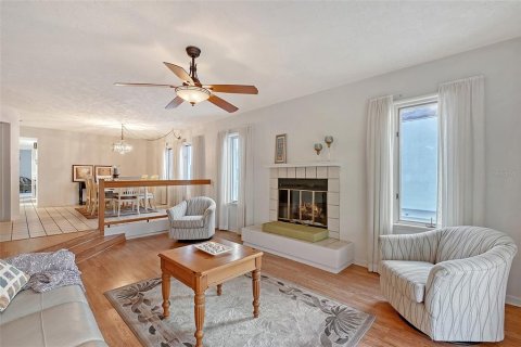 Condo in Bradenton, Florida, 2 bedrooms  № 1666707 - photo 12