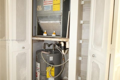 Copropriété à louer à North Miami Beach, Floride: 1 chambre, 86.21 m2 № 2009685 - photo 12