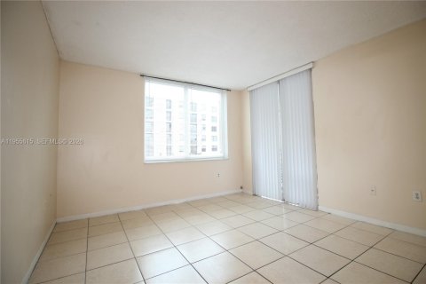 Copropriété à louer à North Miami Beach, Floride: 1 chambre, 86.21 m2 № 2009685 - photo 16