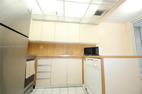 Copropriété à louer à North Miami Beach, Floride: 1 chambre, 86.21 m2 № 2009685 - photo 6