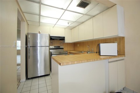 Copropriété à louer à North Miami Beach, Floride: 1 chambre, 86.21 m2 № 2009685 - photo 5