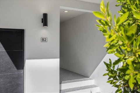 Купить таунхаус в Мадейра - Бич, Флорида 3 комнаты, 251.39м2, № 2096533 - фото 5