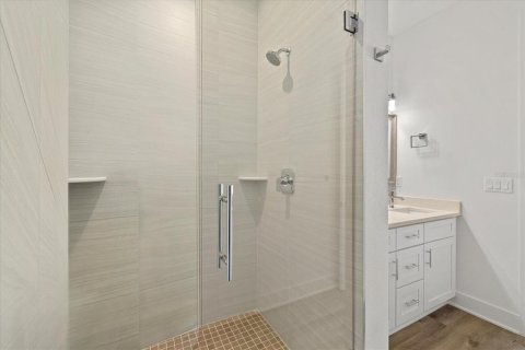 Купить таунхаус в Мадейра - Бич, Флорида 3 комнаты, 251.39м2, № 2096533 - фото 27