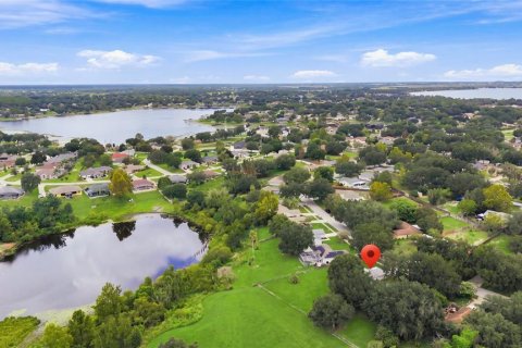House in Clermont, Florida 4 bedrooms, 136.19 sq.m. № 2395882 - photo 4