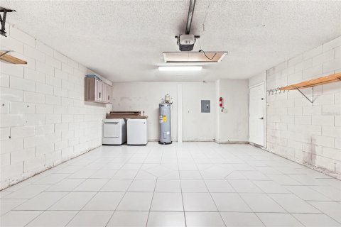 House in Clermont, Florida 4 bedrooms, 136.19 sq.m. № 2395882 - photo 28