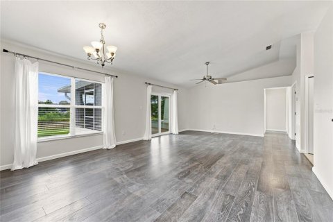 House in Clermont, Florida 4 bedrooms, 136.19 sq.m. № 2395882 - photo 23