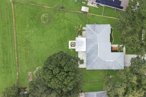 House in Clermont, Florida 4 bedrooms, 136.19 sq.m. № 2395882 - photo 6