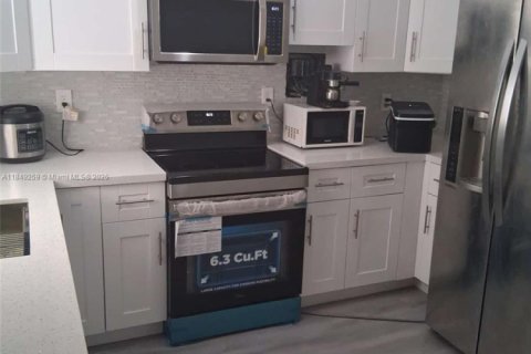 Villa ou maison à louer à Miami, Floride: 4 chambres, 107.02 m2 № 1936498 - photo 19