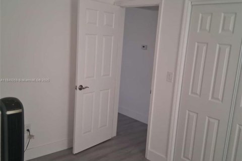 Villa ou maison à louer à Miami, Floride: 4 chambres, 107.02 m2 № 1936498 - photo 6