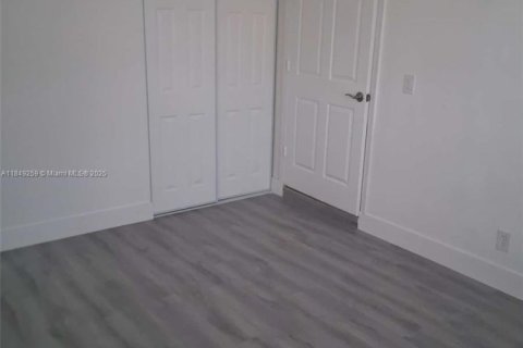 Villa ou maison à louer à Miami, Floride: 4 chambres, 107.02 m2 № 1936498 - photo 15