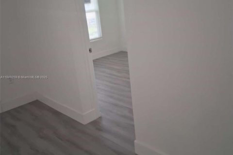 Villa ou maison à louer à Miami, Floride: 4 chambres, 107.02 m2 № 1936498 - photo 7