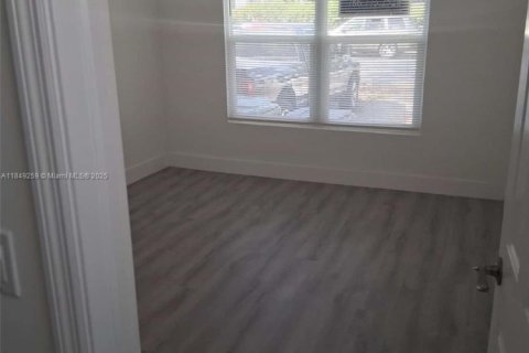 Villa ou maison à louer à Miami, Floride: 4 chambres, 107.02 m2 № 1936498 - photo 12