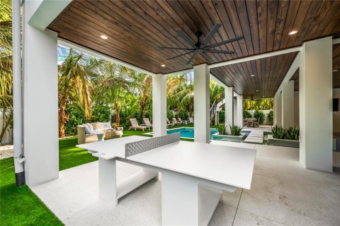 House in Anna Maria, Florida 6 bedrooms, 603.86 sq.m. № 1918814 - photo 10