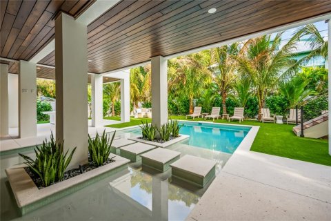 House in Anna Maria, Florida 6 bedrooms, 603.86 sq.m. № 1918814 - photo 4