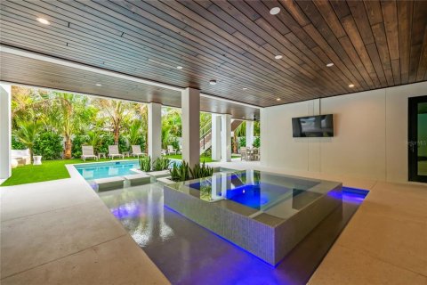 House in Anna Maria, Florida 6 bedrooms, 603.86 sq.m. № 1918814 - photo 7