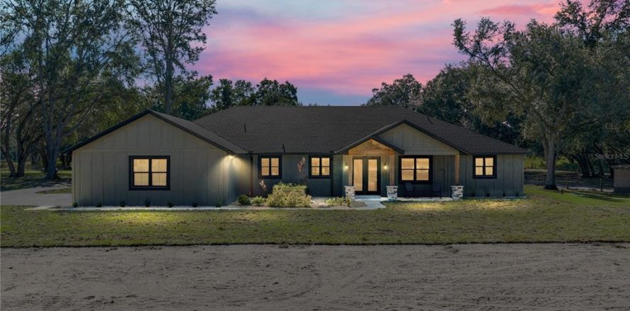 House in Bushnell, Florida 6 bedrooms, 459.4 sq.m. № 2226450