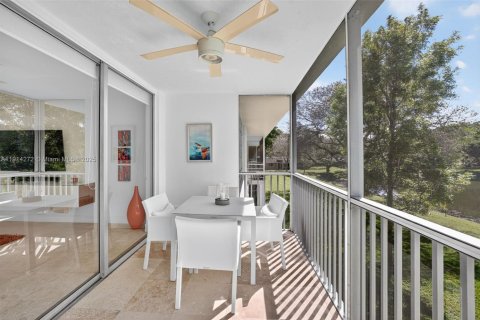 Copropriété à vendre à Pompano Beach, Floride: 3 chambres, 139.35 m2 № 2089145 - photo 9