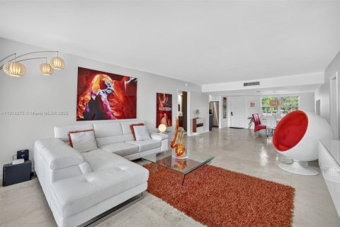 Copropriété à vendre à Pompano Beach, Floride: 3 chambres, 139.35 m2 № 2089145 - photo 10