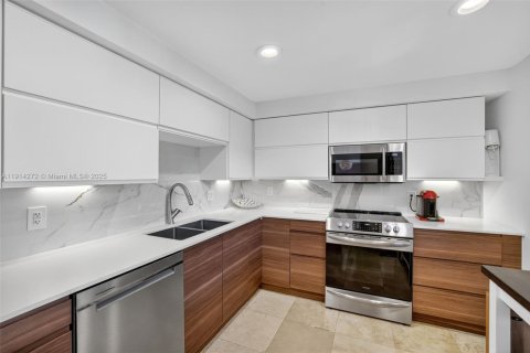 Copropriété à vendre à Pompano Beach, Floride: 3 chambres, 139.35 m2 № 2089145 - photo 13
