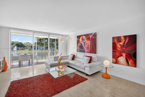 Copropriété à vendre à Pompano Beach, Floride: 3 chambres, 139.35 m2 № 2089145 - photo 5