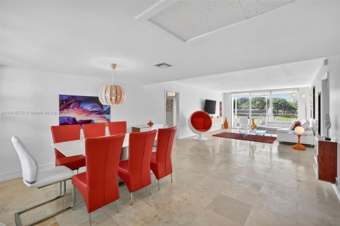 Copropriété à vendre à Pompano Beach, Floride: 3 chambres, 139.35 m2 № 2089145 - photo 2