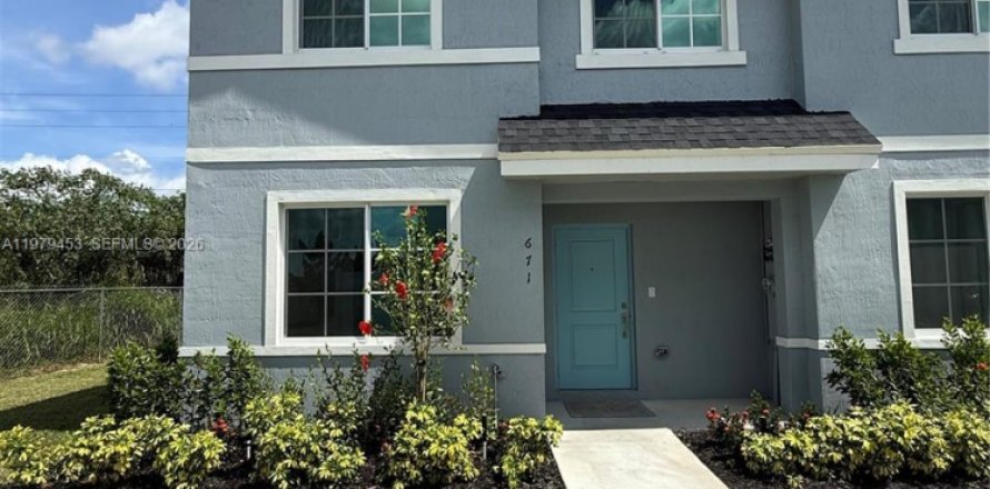 Touwnhouse à Florida City, Floride 3 chambres, 159.33 m2 № 2043642