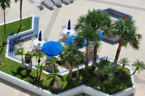 Copropriété à louer à Hallandale Beach, Floride: 1 chambre, 68.38 m2 № 1946885 - photo 28