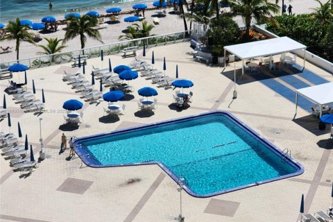 Copropriété à louer à Hallandale Beach, Floride: 1 chambre, 68.38 m2 № 1946885 - photo 22